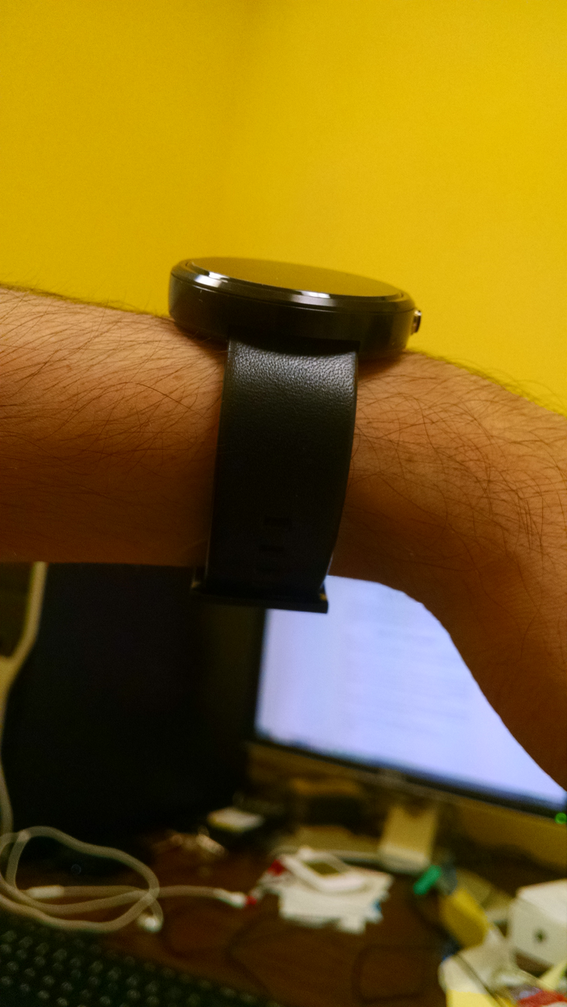 Illustration for article titled Android Wear Review: Moto 360 (Updated! x2)